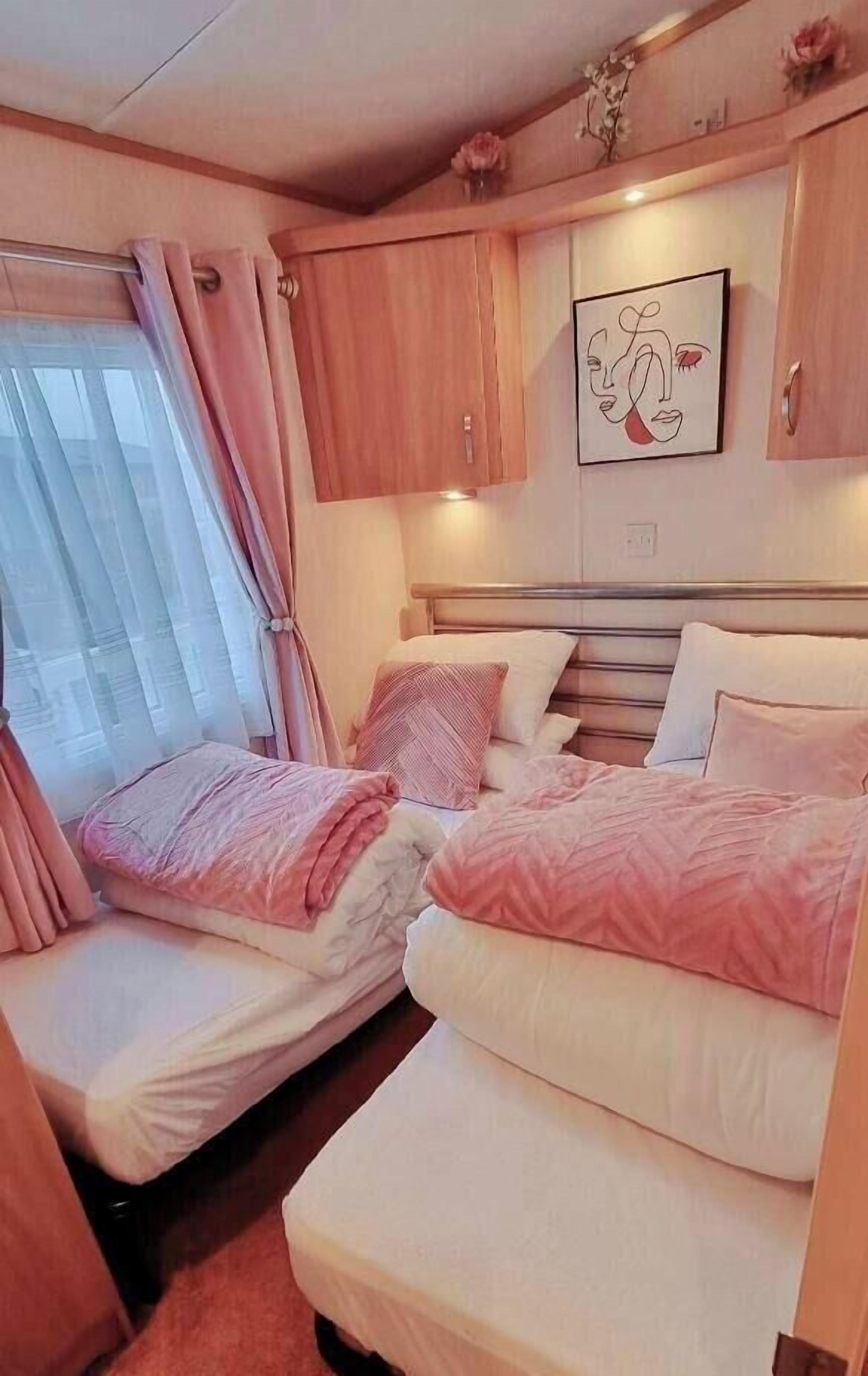 3 bedrooms, individually decorated, individually furnished, free WiFi