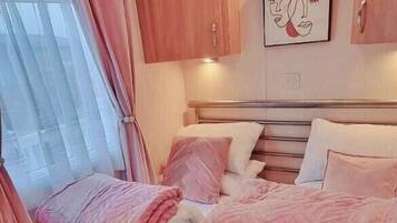 3 bedrooms, individually decorated, individually furnished, free WiFi