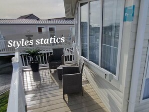 Terrace/patio - Golden Sands Kinmel Bay - Holiday Accommodation 14528 (Rhyl)