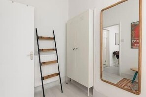 Interior - New! Cosy 1BR Top-Floor Flat in Camden (Greater London)