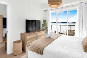 3 slaapkamers, een strijkplank/strijkijzer, gratis wifi, beddengoed