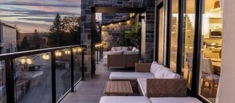 Lakeside Beach Spa Getaway w/ Sauna