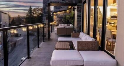 Lakeside Beach Spa Getaway w/ Sauna