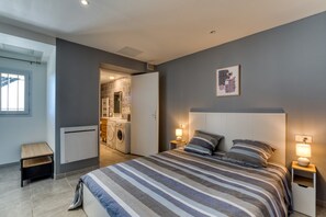 WiFi, bed sheets - Gîte “Villa Athena” with Shared Pool, Private Terrace, and Wi-Fi (Montagnac)