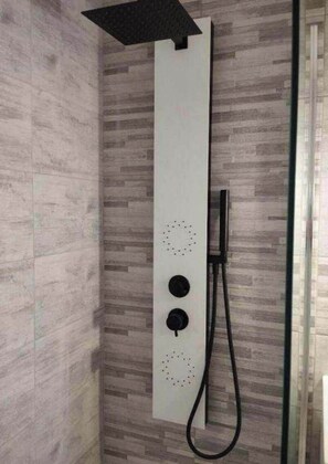 Bathroom - New - Air-conditioned vacation home - Swimming pool, near beach and shops (Valras-Plage)