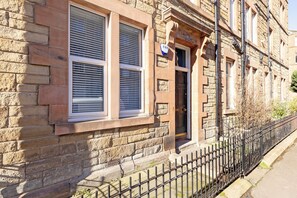 Exterior - Elegant 2-Bed Flat with Edinburgh Charm (Edinburgh)