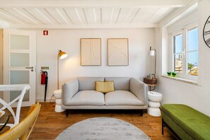 TV - Alfama Retreat Steps from Santa Luzia Viewpoint (Lisbon)