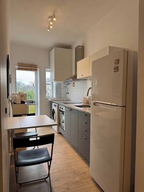 Private kitchen - Porto Bonfim Retreat — Modern & Comfortable (Porto)