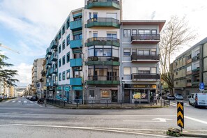 Exterior - Porto Bonfim Retreat — Modern & Comfortable (Porto)