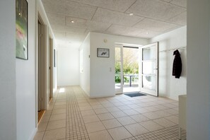 Cottage, 5 Bedrooms, Pets Allowed, Garden Area | Interior - Strandfogedhuset (Fjerritslev)