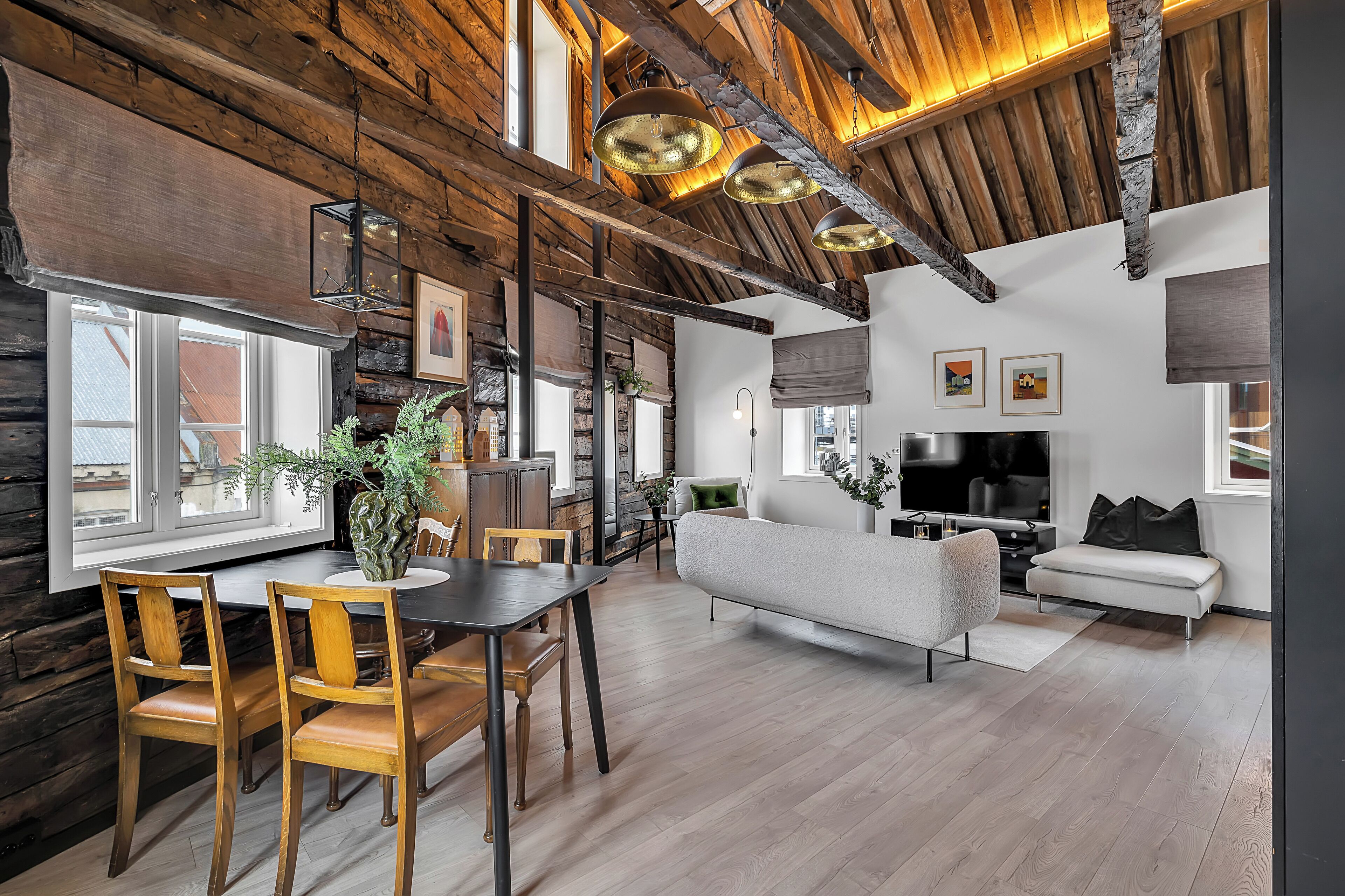 Appartamento Deluxe, vista cortile | Postazione laptop, ferro/asse da stiro, Wi-Fi gratuito