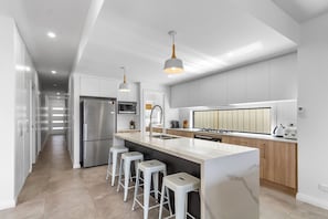 Kitchen - Gilmore Retreat - Relax, Refresh, Repeat - Wallaroo (Wallaroo)