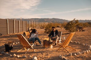Property grounds - Stylish Desert Retreat - Hot Tub, Game Room, Fire Pit, Minutes to JTNP (Twentynine Palms)