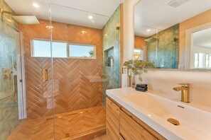 Shower, hair dryer, towels, soap - Stylish Desert Retreat - Hot Tub, Game Room, Fire Pit, Minutes to JTNP (Twentynine Palms)