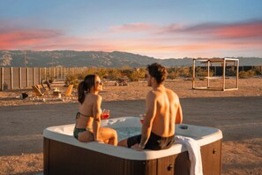 Outdoor spa tub - Stylish Desert Retreat - Hot Tub, Game Room, Fire Pit, Minutes to JTNP (Twentynine Palms)