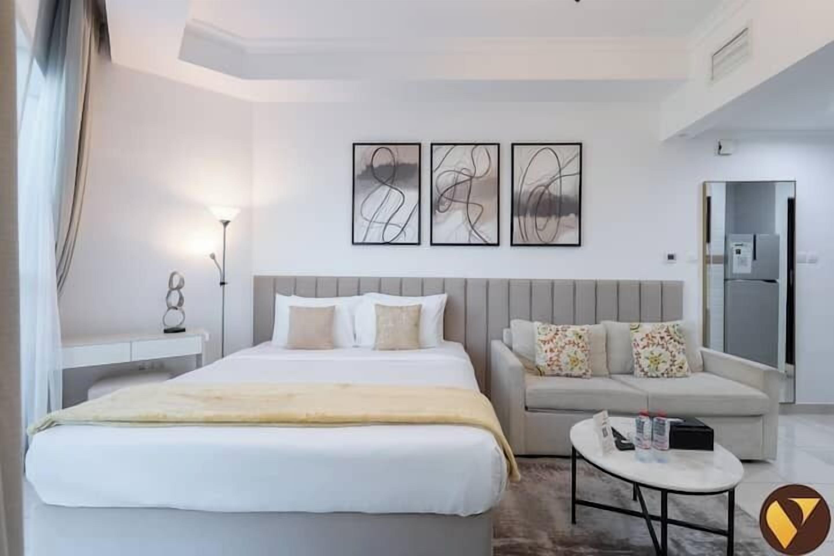 Luxe studio, balkon, uitzicht op de stad | Een laptopwerkplek, een strijkplank/strijkijzer, babybedden (toeslag)