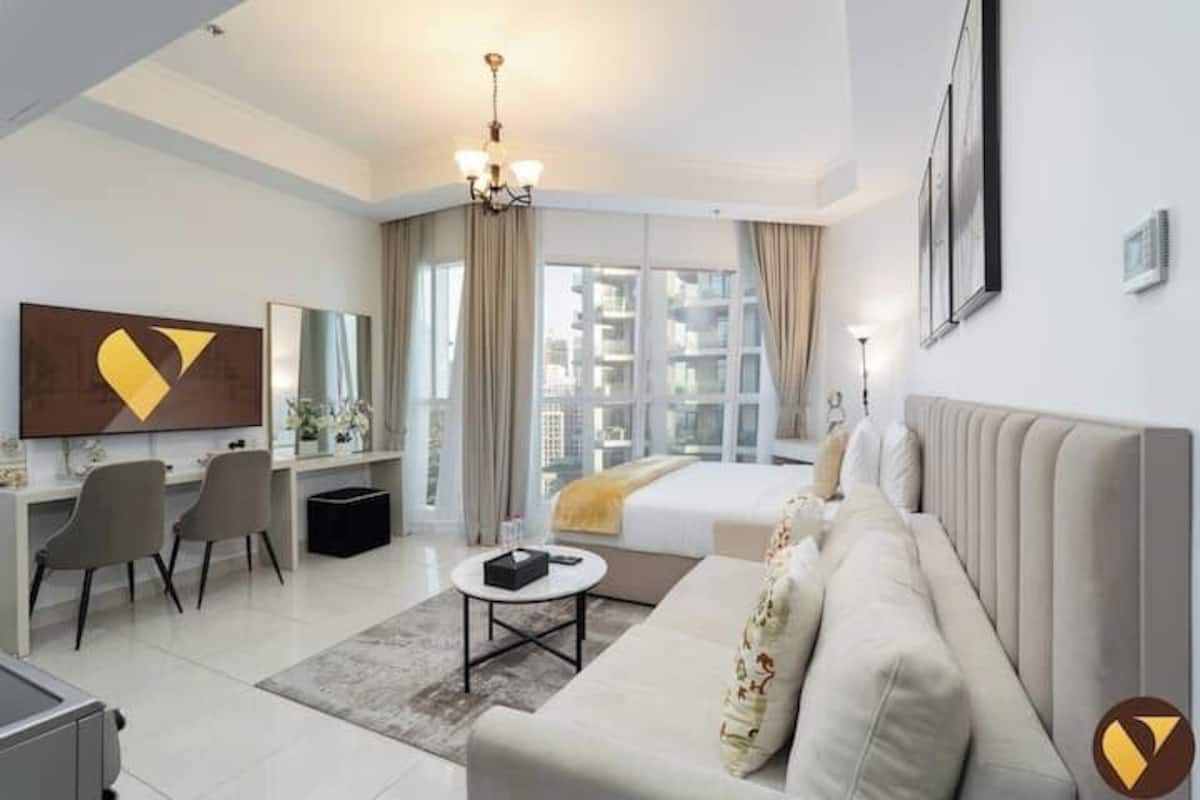 Luxury Studio, Balcony, City View | Laptop workspace, iron/ironing board, cribs/infant beds, free WiFi