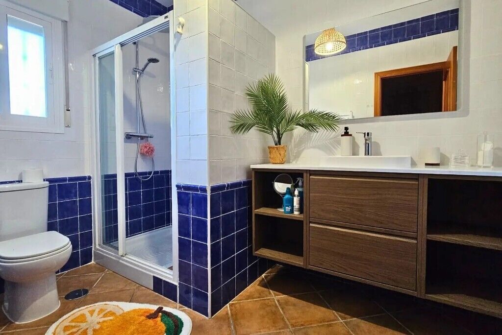 Een douche, handdoeken