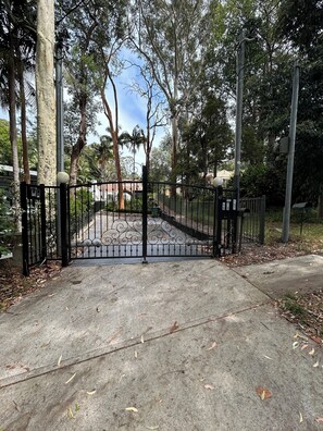 Enceinte de l’hébergement