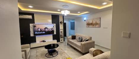 Economy Apartment, Balcony, City View | Interior