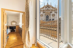 Interior - Casa Colonna, a Burghesius home (Roma)