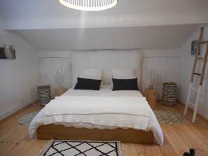 Fer et planche à repasser, accès Internet, draps fournis