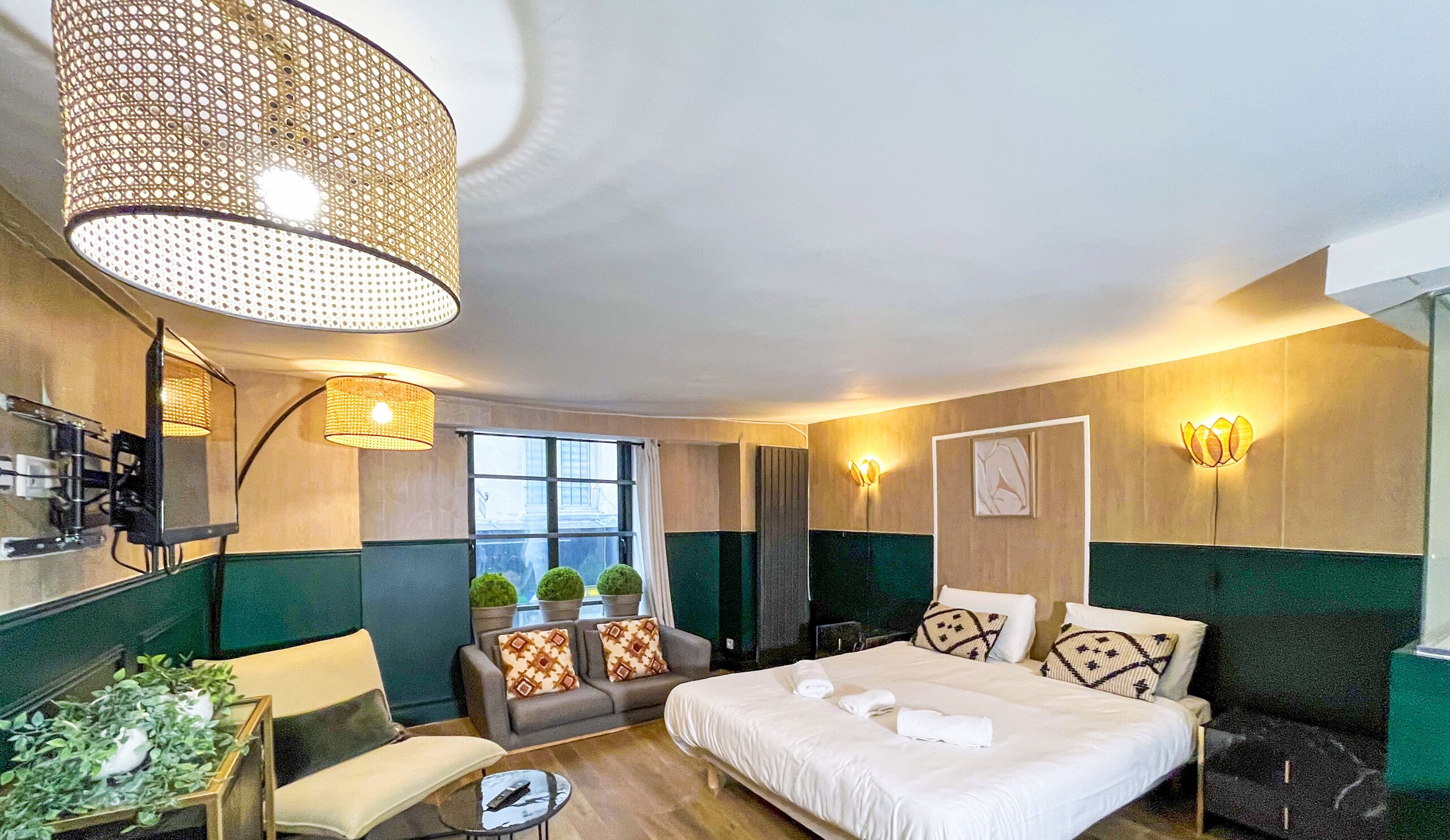2 bedrooms, iron/ironing board, WiFi (free), bed sheets