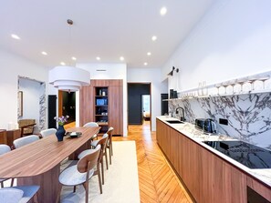 Fridge, microwave, oven, dishwasher - Urban Flat 197 - Luxury flat - Saint Honoré (París)