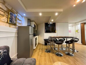 Interior - Urban Flat 42 - Game of Thrones Apartment Paris (París)