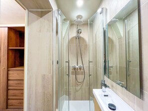 Shower, towels - Urban Flat 199 - Aboukir RDC Maison de ville (París)