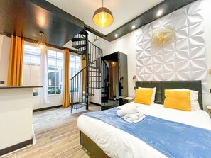 2 chambres, fer et planche à repasser, Wi-Fi gratuit, draps fournis