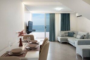 Dining - Luxury  Duplex Sea View (Durrës)