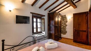 2 camere, ferro/asse da stiro