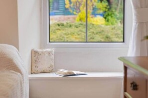 Interior - Sunnywood, Staveley - character cottage in beautiful gardens. (Staveley)