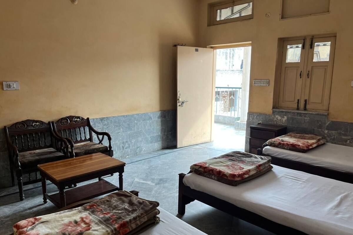 Triple Room, City View | Blackout drapes, iron/ironing board