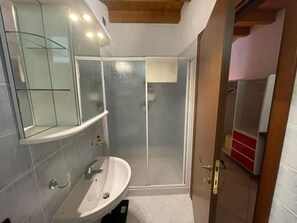 Studio, Patio, Partial Lake View | Bathroom - la FIOCCHINA magic place  (Salò)