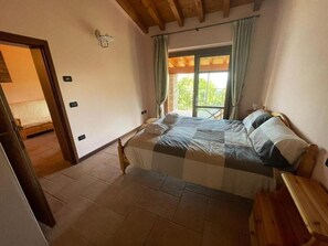 Apartemen, pemandangan danau | Tirai kedap cahaya