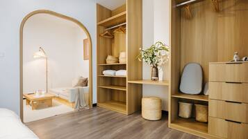 Basic Suite, City View