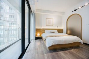 Bureau, fer et planche à repasser, Wi-Fi gratuit