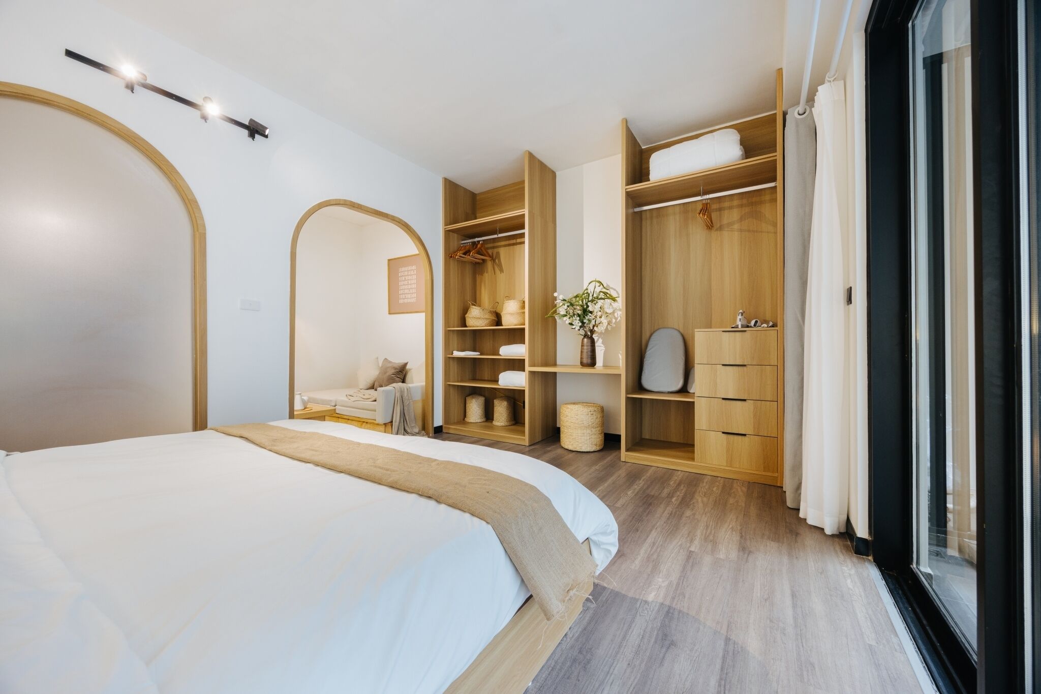 Basic Suite, City View