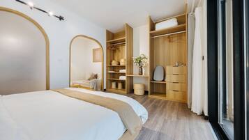 Desk, iron/ironing board, free WiFi