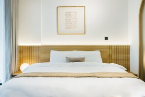 Desk, iron/ironing board, free WiFi - Royalites Vinhomes Skylake Hanoi (Nam Tu Liem)