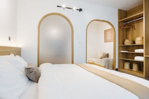 Basic Suite, City View - Royalites Vinhomes Skylake Hanoi (Nam Tu Liem)