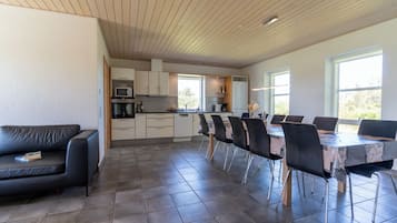 Cottage, 6 Bedrooms, Mobility Accessible, Pets Allowed | Interior