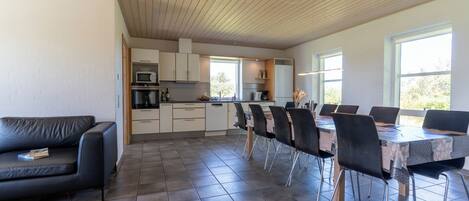 Cottage, 6 Bedrooms, Mobility Accessible, Pets Allowed | Interior