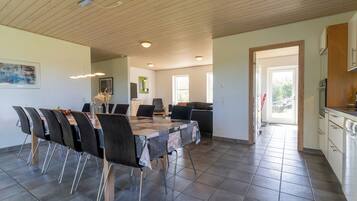 Småhus, 6 soverom, tilpasset bevegelseshemmede, kjæledyr tillatt | Spiseområde