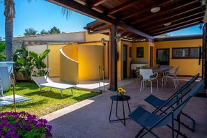 Outdoor dining - House & Villas- Villa Andolina (Fontane Bianche)