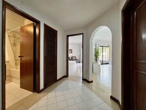 Interior - VILAMOURA CENTRAL BEACH 2 WITH POOL by HOMING (Vilamoura)