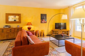 TV, ping pong - Renovated Winegrower's House with Shared Pool, Wi-Fi & AC in the Heart of the Vineyards (Trèbes)
