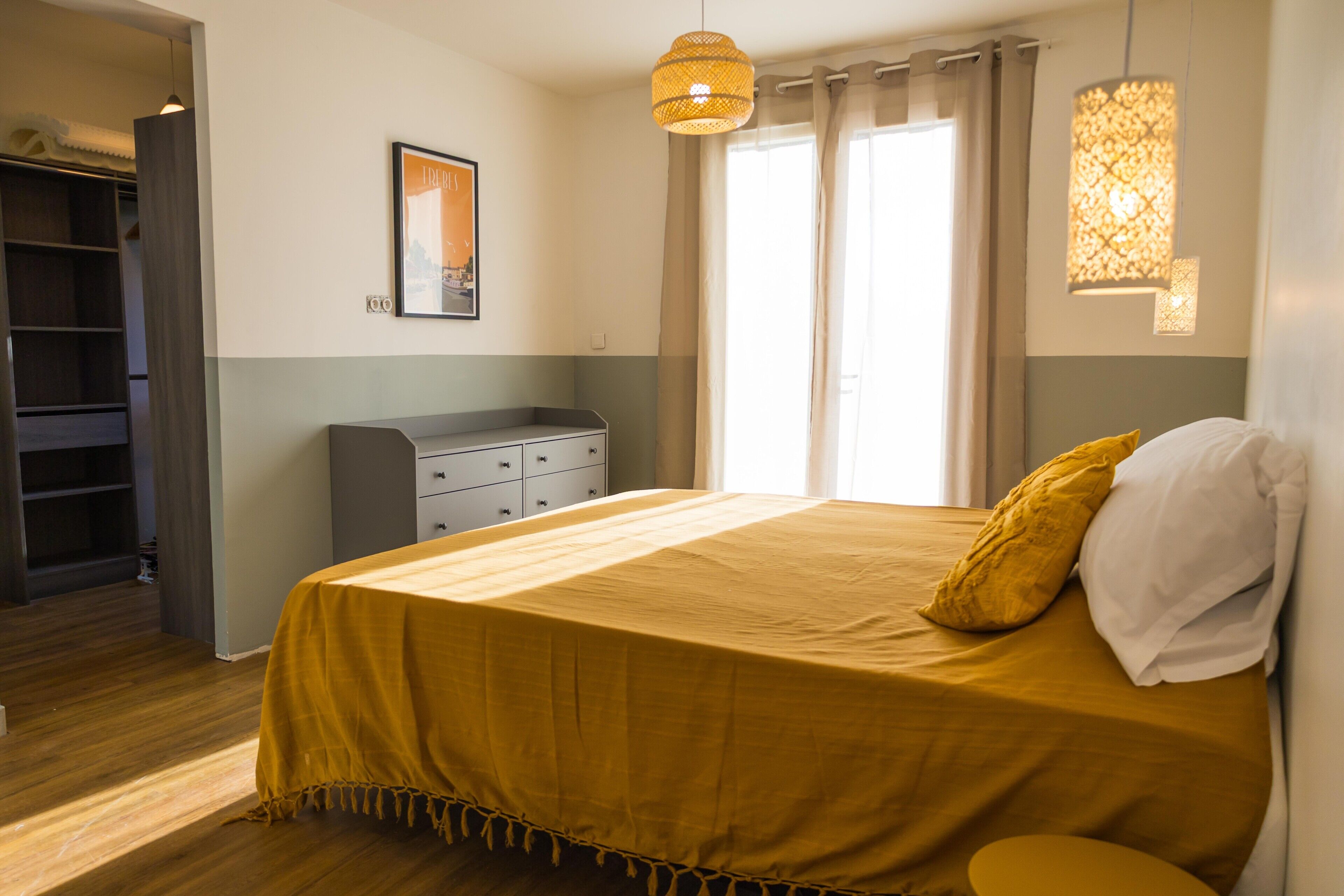 アイロン / アイロン台、WiFi、ベッドシーツ